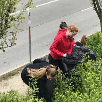 Students picking up trash